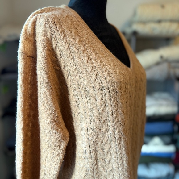 J Crew Cable-Knit Cashmere V-Neck, Oat, M - Picture 1 of 9